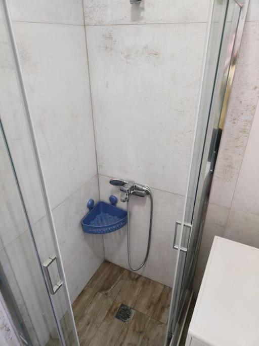 Poolview Apartment Ofrinion Luaran gambar