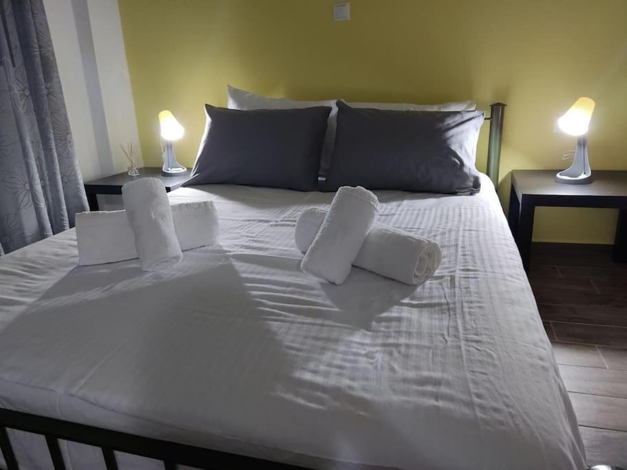 Poolview Apartment Ofrinion Luaran gambar